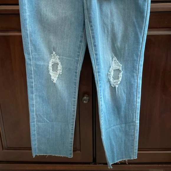 Levi Mid Rise Slim Boyfriend jeans - Picture 11 of 15